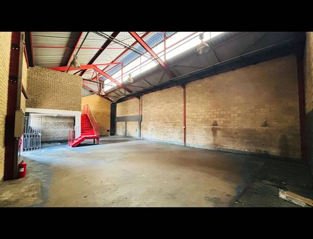 183M² WAREHOUSE TO LET IN ROBERTVILLE